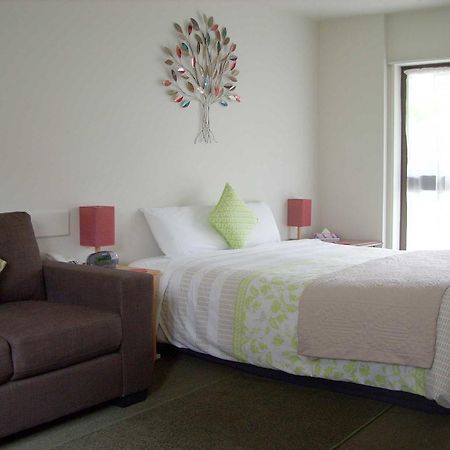 Tudor Court Motel Christchurch Kültér fotó