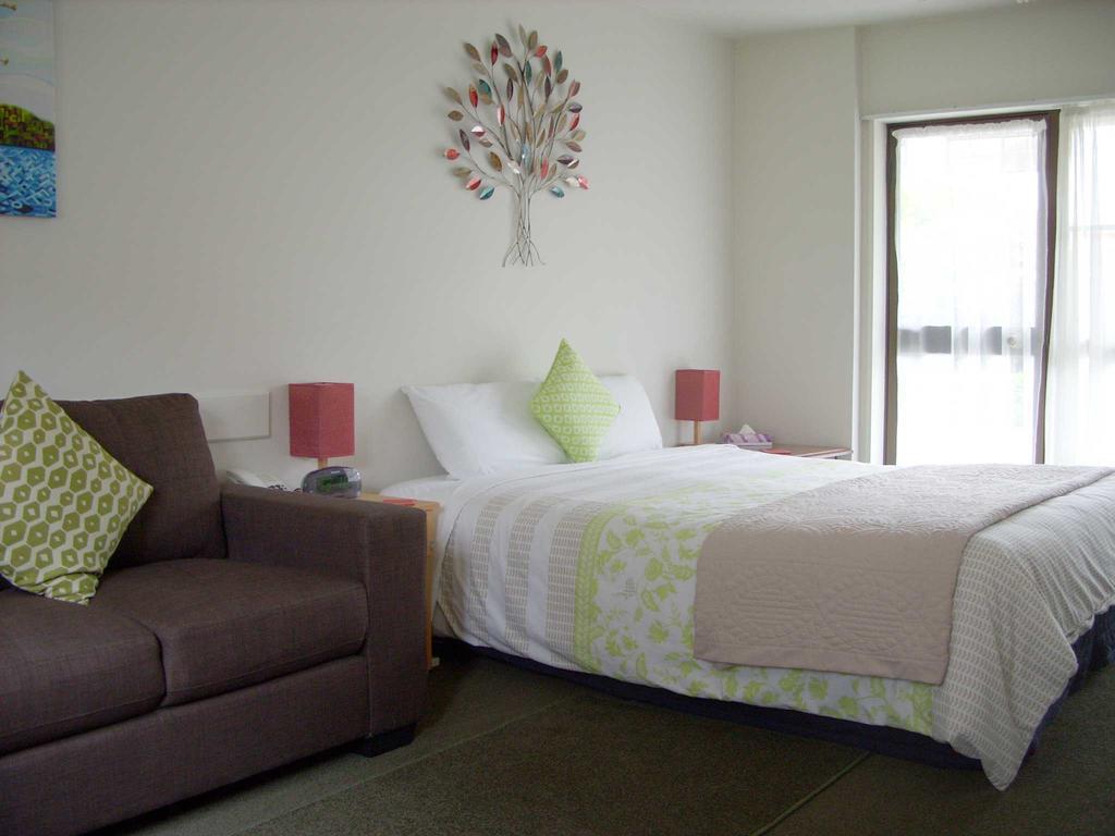 Tudor Court Motel Christchurch Kültér fotó