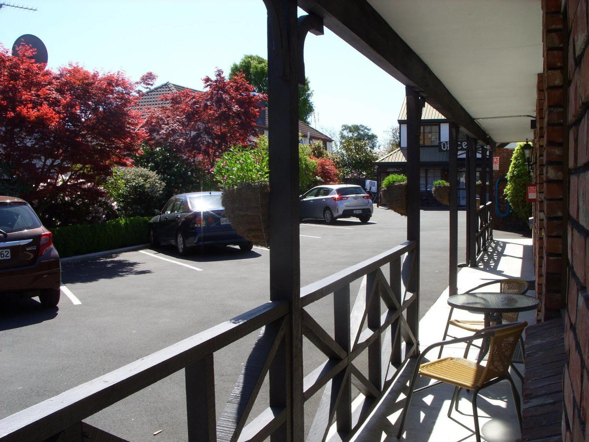 Tudor Court Motel Christchurch Kültér fotó
