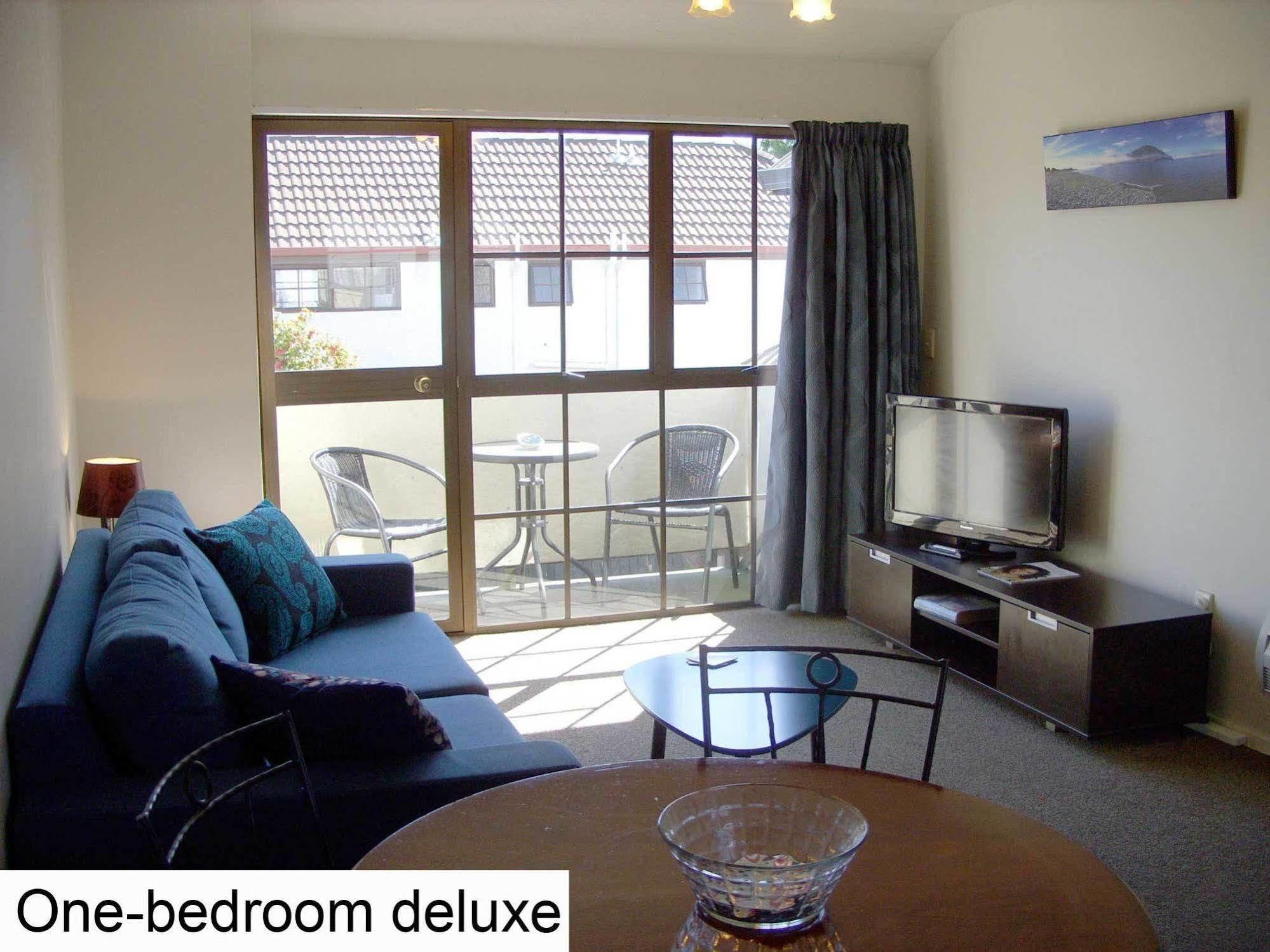 Tudor Court Motel Christchurch Kültér fotó