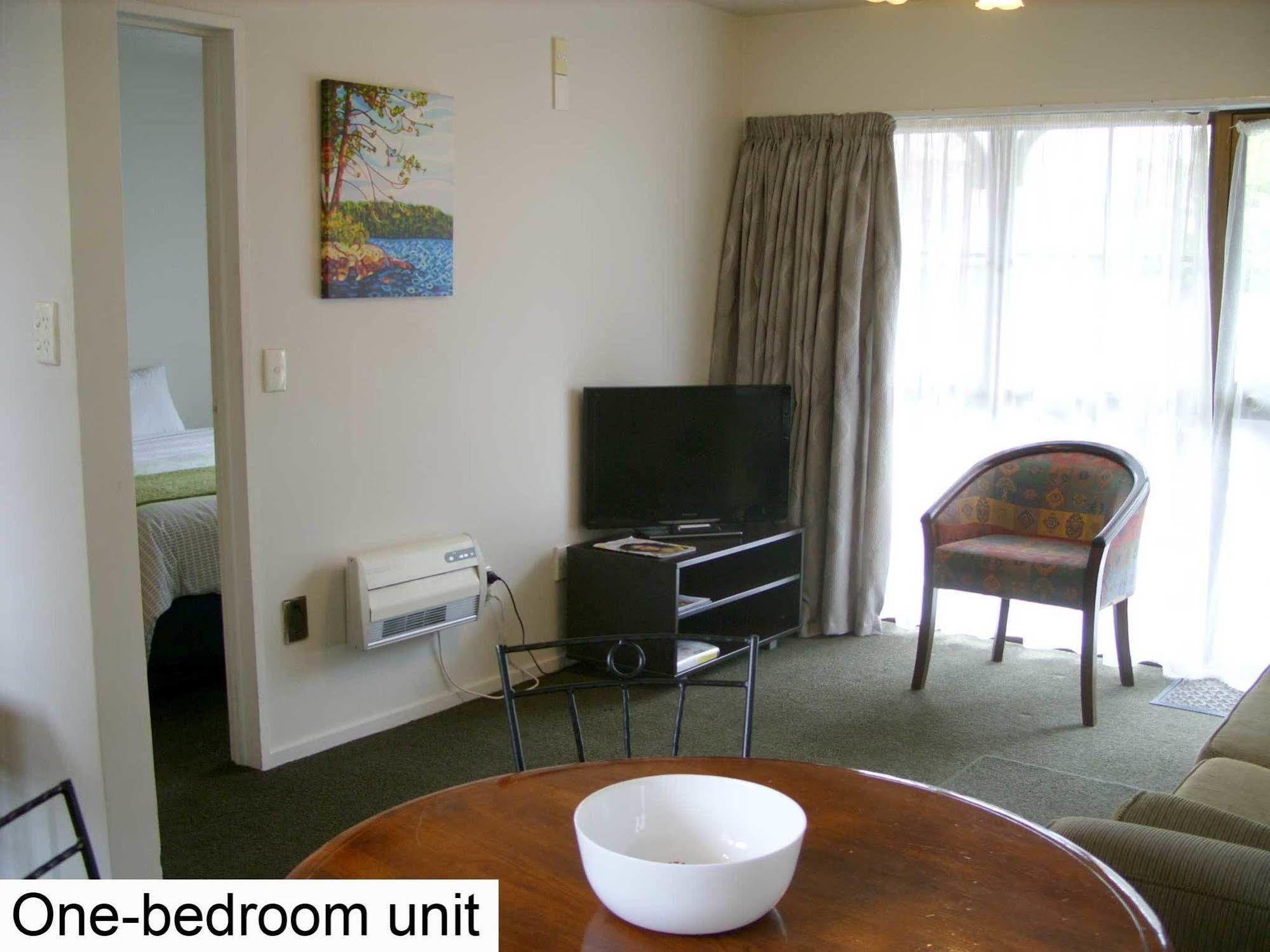Tudor Court Motel Christchurch Kültér fotó
