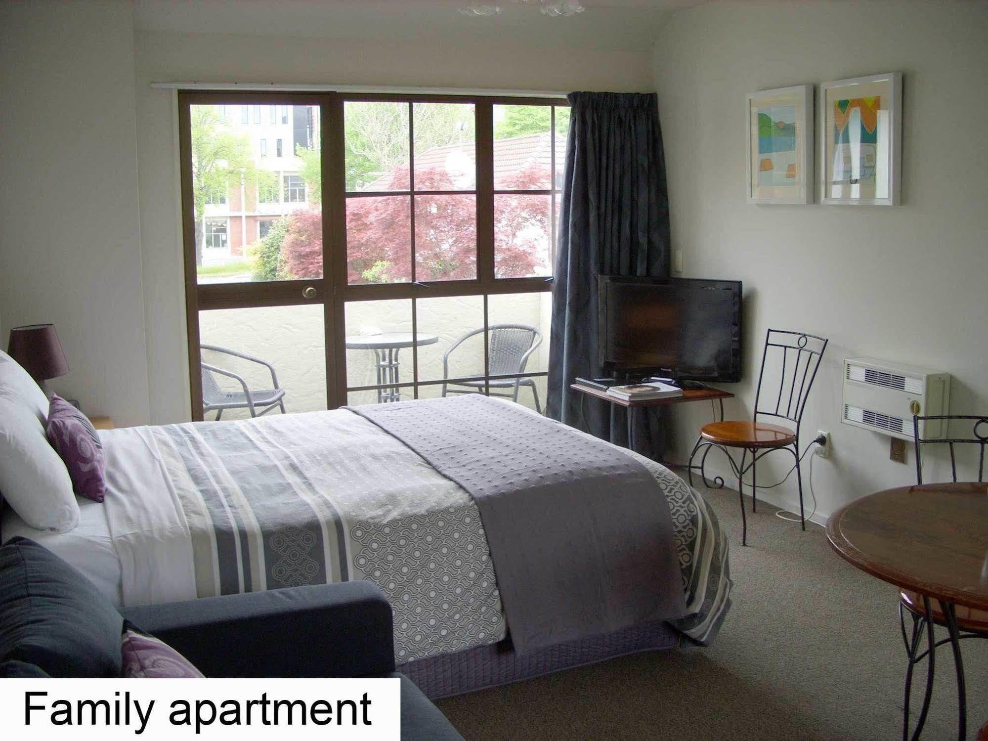 Tudor Court Motel Christchurch Kültér fotó