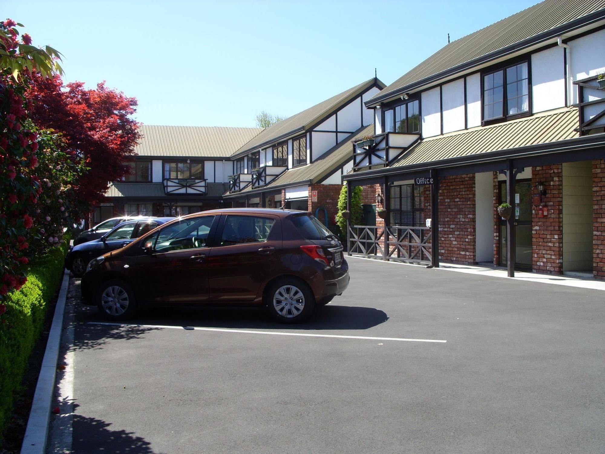 Tudor Court Motel Christchurch Kültér fotó